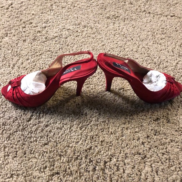 Red heels - Picture 2 of 6